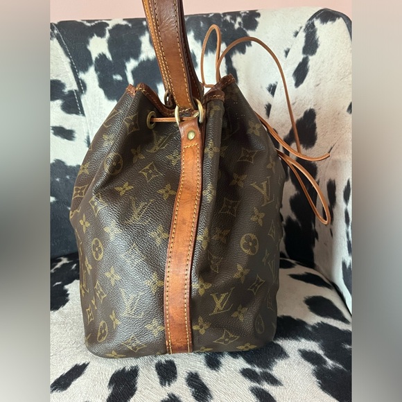 Louis Vuitton Monogram Noe Bucket Bag - Picture 9 of 16
